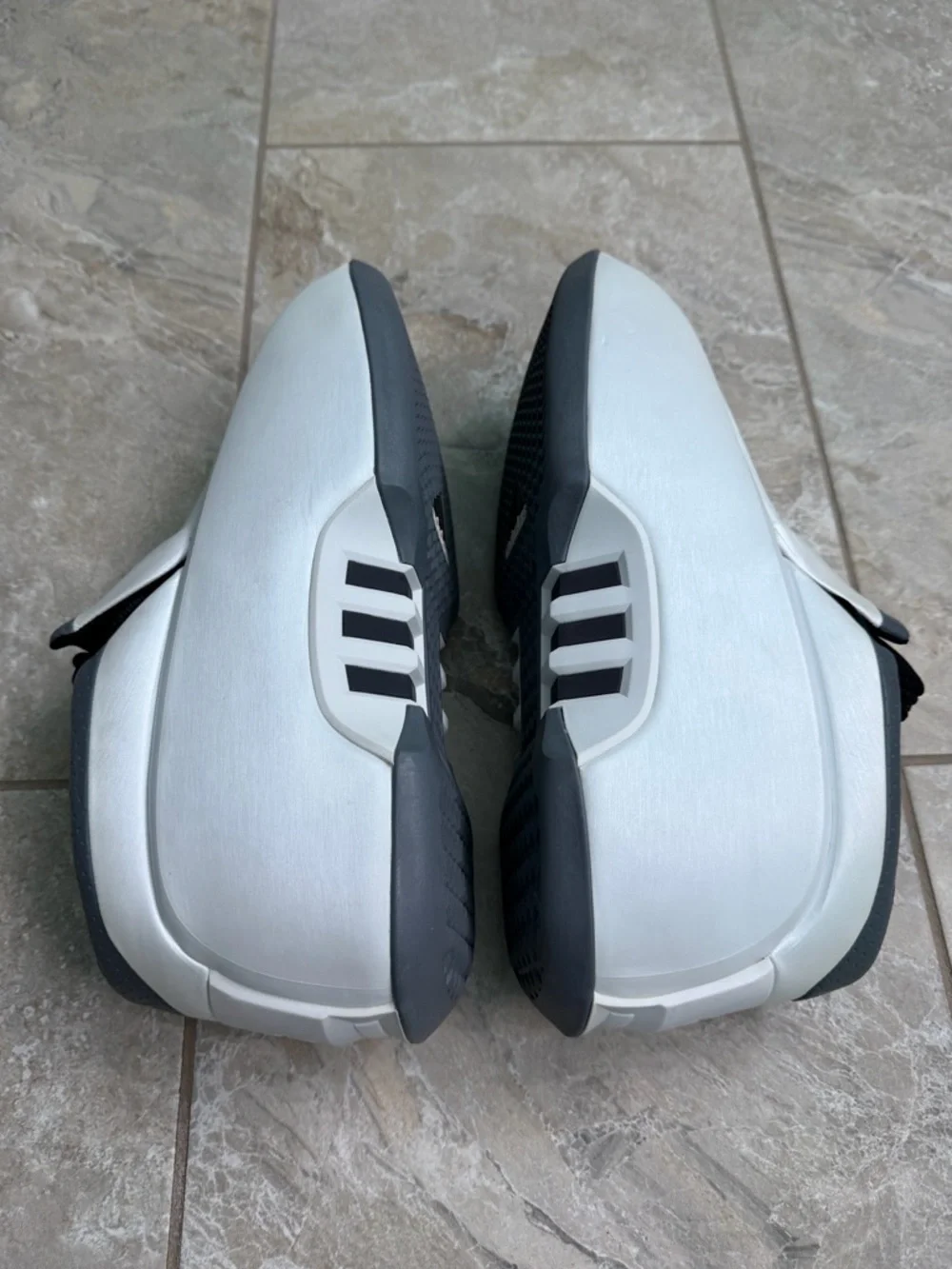 2001 adidas Kobe Two White Men's Sneakers